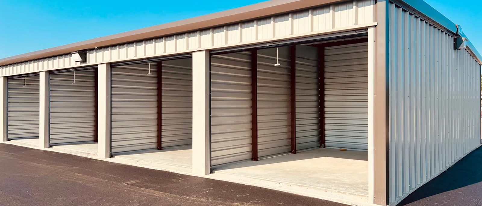 Triple E Storage — exterior